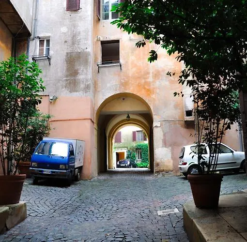 Relais Palazzo Taverna 3*